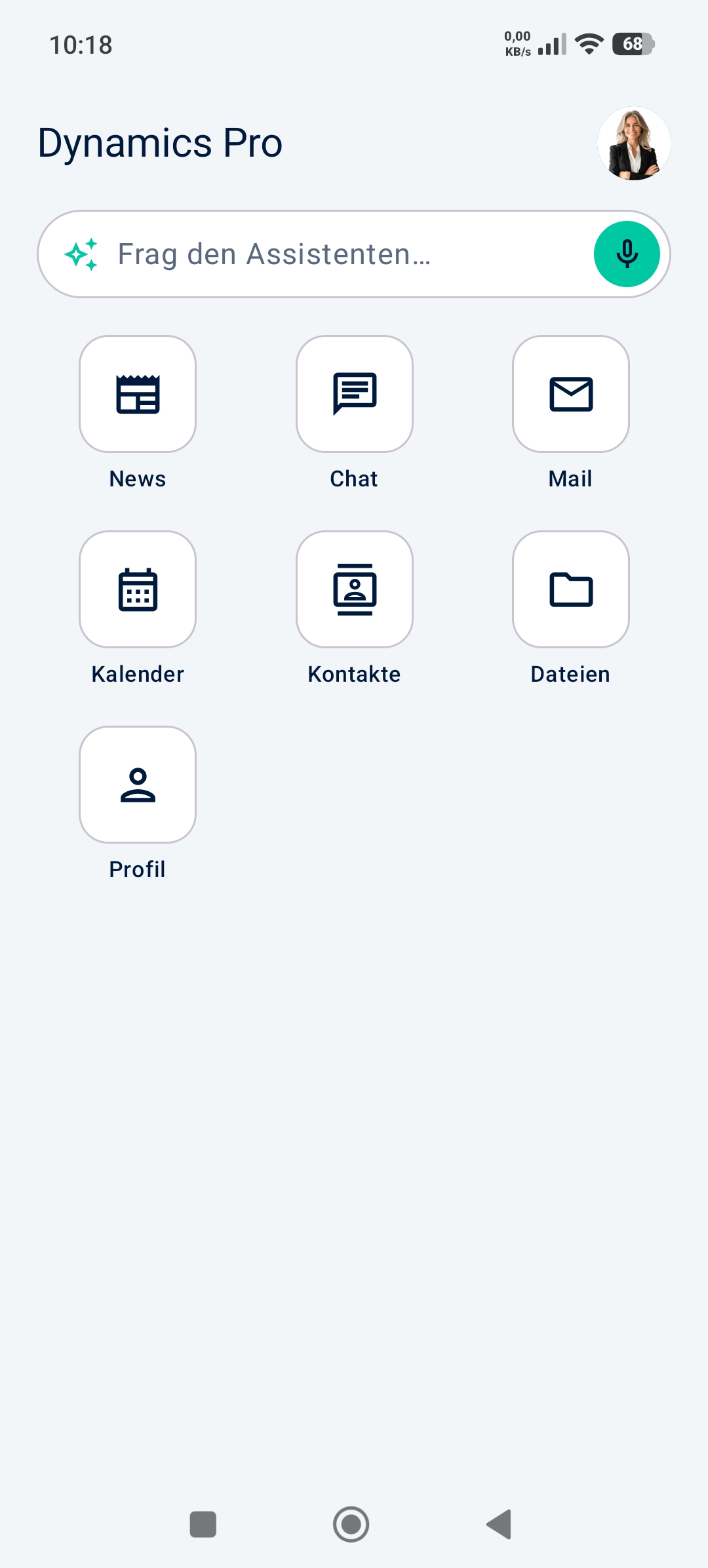Dynamics-Pro-App auf dem Smartphone: Startbildschirm mit Assistenten-Suche und den Bereichen News, Chat, Mail, Kalender, Kontakte, Dateien und Profil